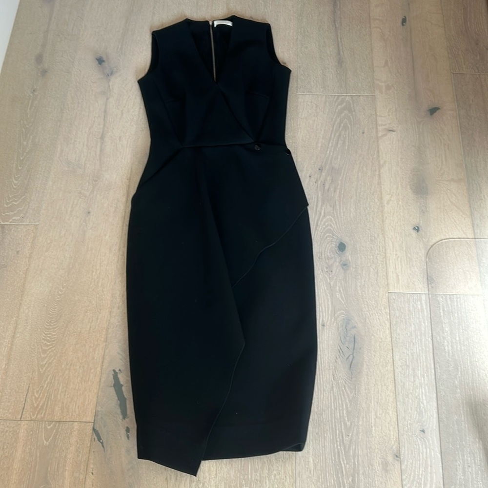 Gorgeous Victoria Beckham sheath dress faux wrap style size 4
